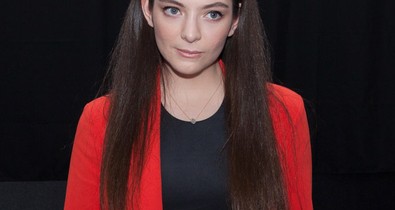 Lorde úgy néz ki, mint egy átlagos tini! Sokkoló!