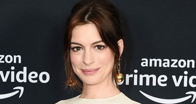 A várandós Anne Hathaway egy trükkös, de nagyon menő ruha alá rejtette a pocakját