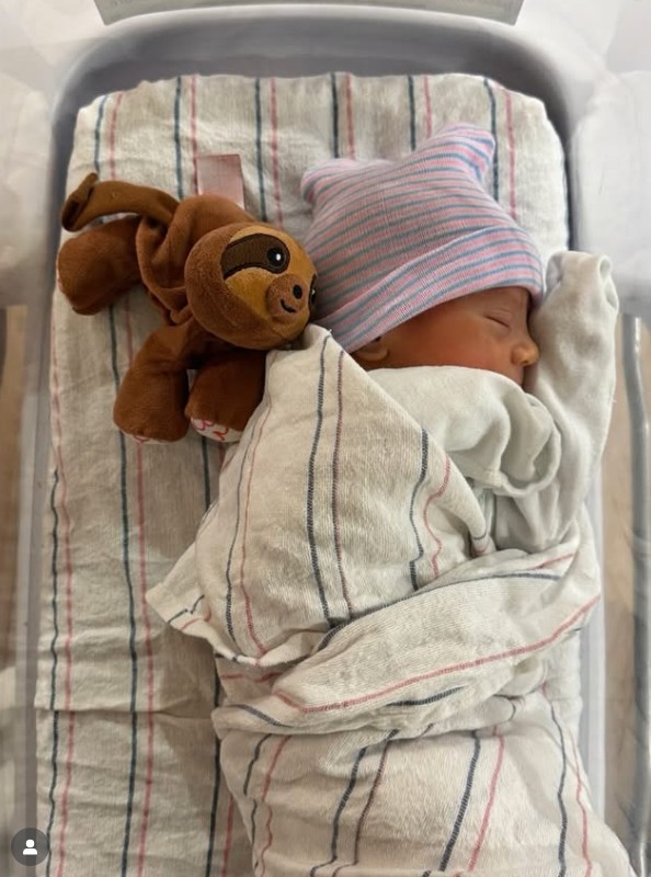 Anna Kournikova és Enrique Iglesias gyönyörű babafotót tettek közzé