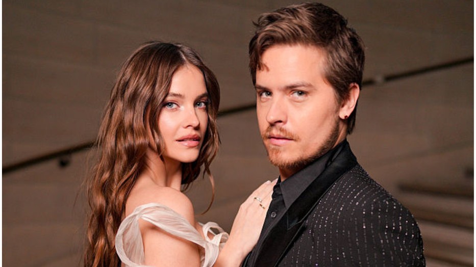 Palvin Barbara és Dylan Sprouse felszántották a vörös szőnyeget