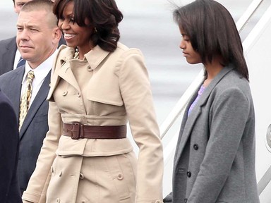Michelle Obama Burberry kabátban
