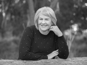 „Megterhelő volt ilyen mélyen foglalkozni a háborúval" - Heather Morris írónővel beszélgettünk