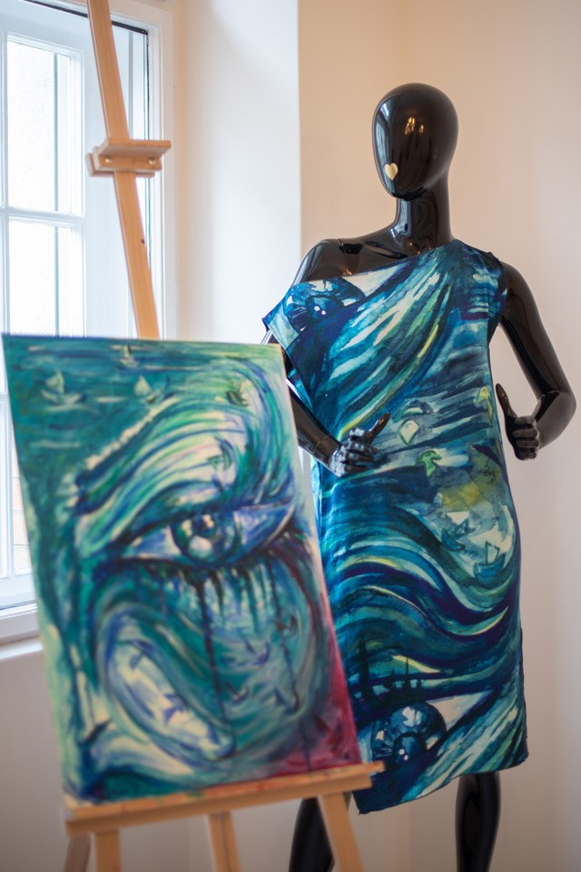 Festmények a ruhádon: avagy a viselhető természet