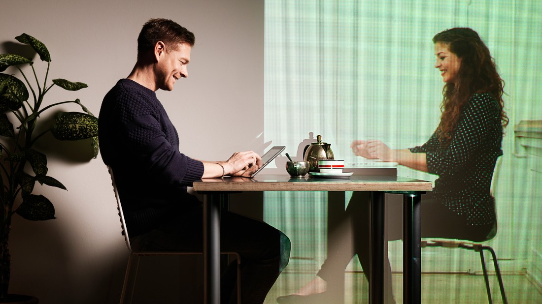 Bár a távkapcsolat nem könnyű műfaj, számos példa utal arra, hogy a szeretet és az elkötelezettség bármekkora távolságot képes áthidalni