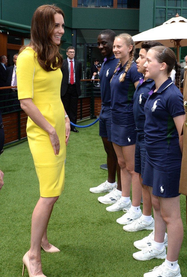 kate middleton, roksanda ilcic, citromsárga, serena williams, wimbledon, tenisz