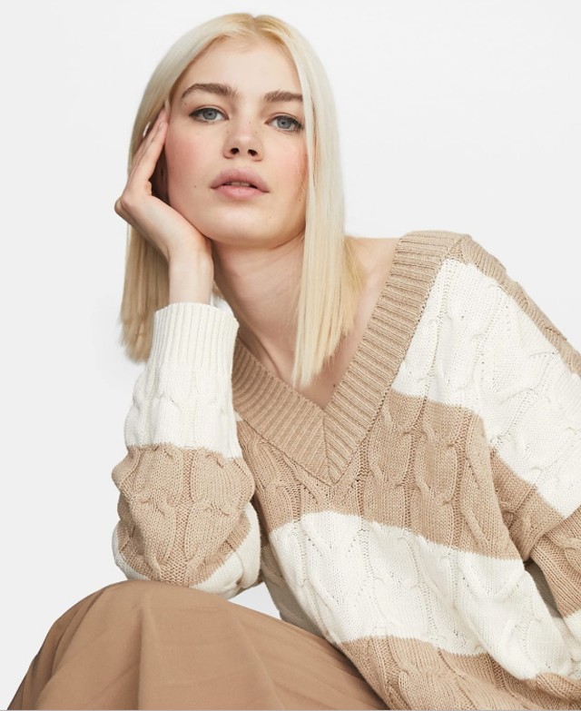 Csavart mintás maxi pulóver STRADIVARIUS 9995 Ft