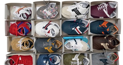 A magyar sneaker, ami már akkor is menő volt, amikor még nem is szabadott volna léteznie - a Tisza cipő sztori