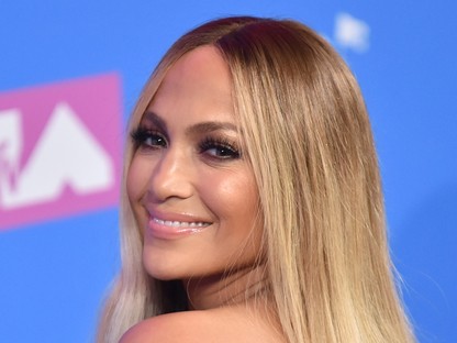 Libabőr és könnyek - Ilyen volt Jennifer Lopez legendás MTV VMA fellépése