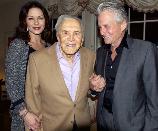 Meghalt Michael Douglas legendás édesapja, Kirk Douglas