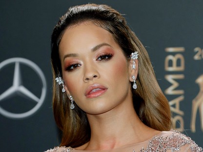 Vigyázz Jennifer Lopez, mert Rita Ora elszereti a terveződ, és iszonyatosan jól áll neki