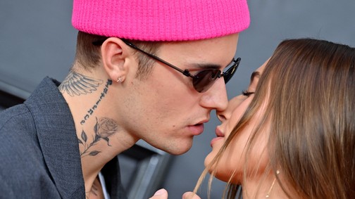 Most akkor Hailey Bieber terhes vagy sem? Ő maga válaszolt!