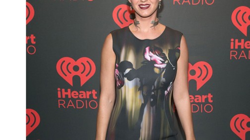 Katy Perry iHeartRadio fesztiválon eléggé mellényúlt