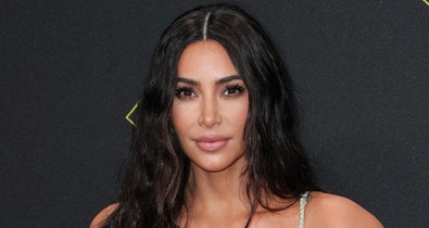 Eszméletlenül szexi Kim Kardashian új címlapja, de nagy botrány lett belőle