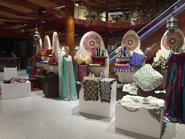 Nagyszabású divatbemutatóval nyitja meg kapuit a mai napon a Marokkói Kulturális Hét a Vajdahunyad várában 