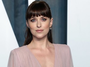 8 alkalom, amikor Dakota Johnson a meztelenség illúzióját választotta és tarolt