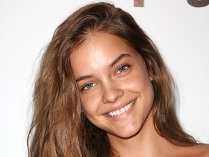 Már megint ezzel a helyes sztárral lógott együtt Palvin Barbi