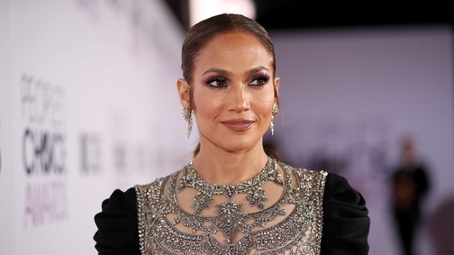 Jennifer Lopez meztelenruhában ragyog a mexikói Vogue fotóin