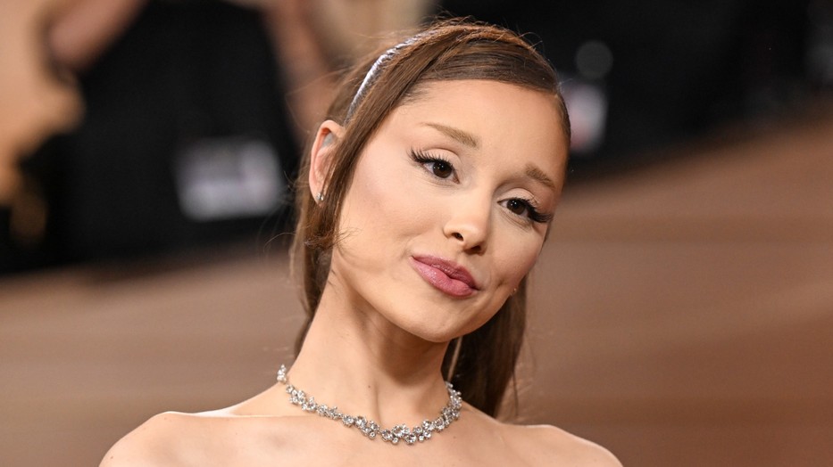 Ariana Grande megvált hosszú tincseitől