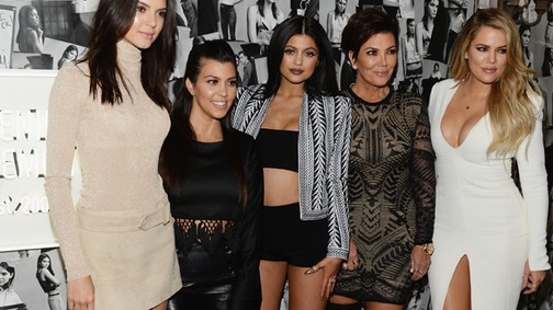 Újabb Kardashian lány várandós? Ezért találgatnak a rajongók...