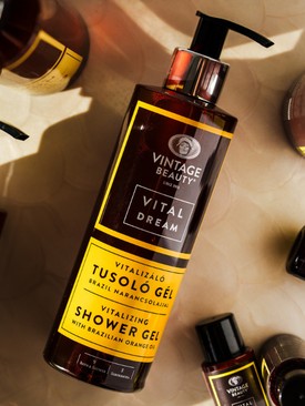 Vital Dream vitalizáló tusoló gél brazil narancsolajjal VINTAGE BEAUTY 12 900 Ft/250 ml 51,6 Ft/1 ml)