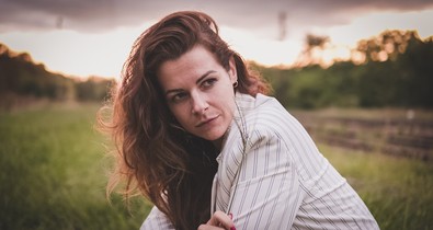 „Ahol Tokió sírt, én ott tényleg sírtam” - Dobó Enikővel, A nagy pénzrablás főszereplőjének magyar hangjával beszélgettünk