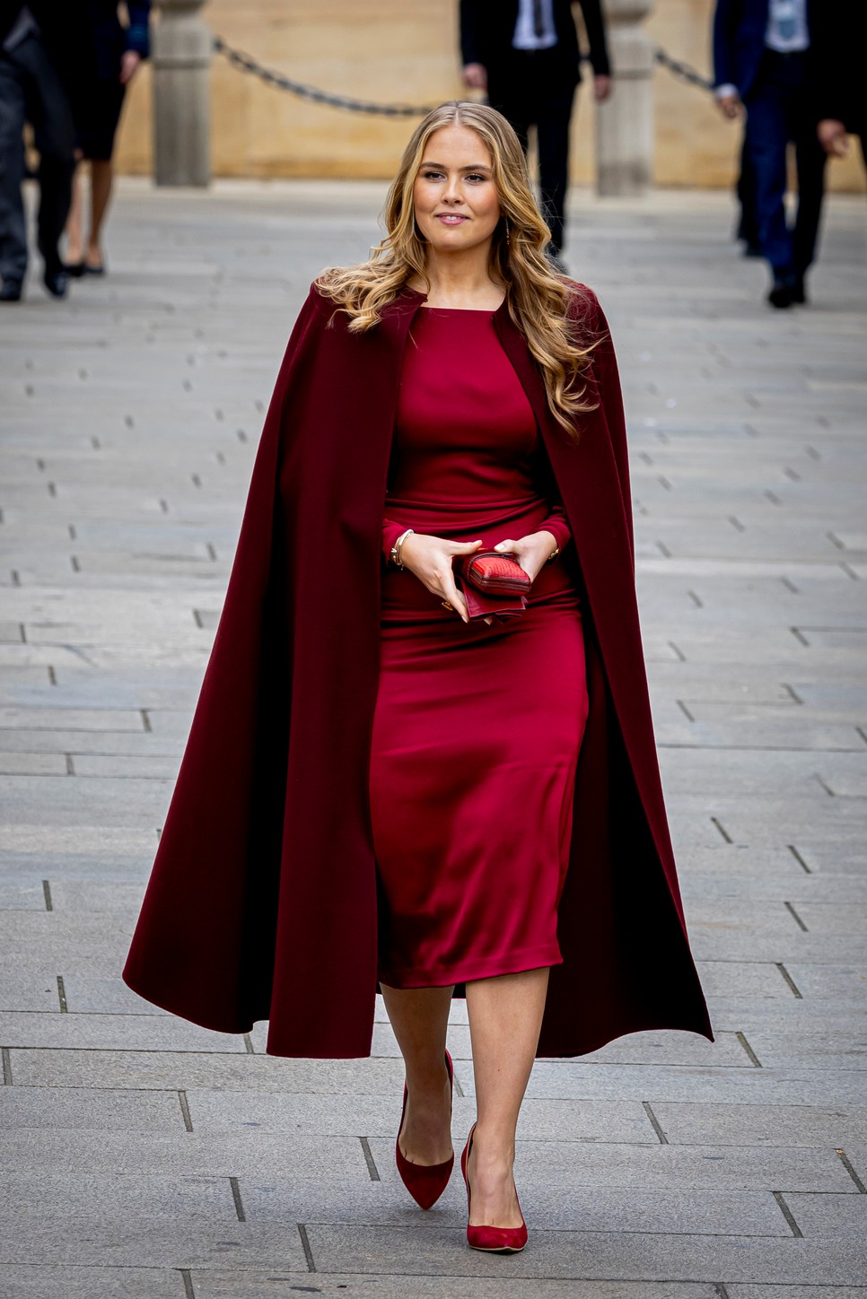 Katalin Amália hercegnő rubinvörös szettjével csak úgy vonzotta a tekinteteket