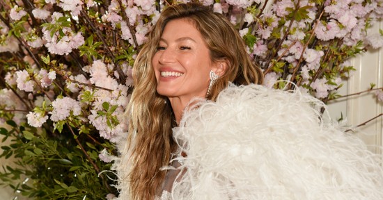 Gisele Bündchen felszabadította a melleit: a szülés utáni test nem tabu, hanem erőforrás
