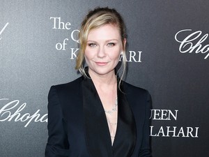 Új korszak: Kirsten Dunst ugyanazt a ruhát viselte mint 2004-ben!