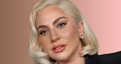 Lady Gaga és vőlegénye ellopták a show-t a vörös szőnyegen: káprázatos szettben fotózták az énekesnőt