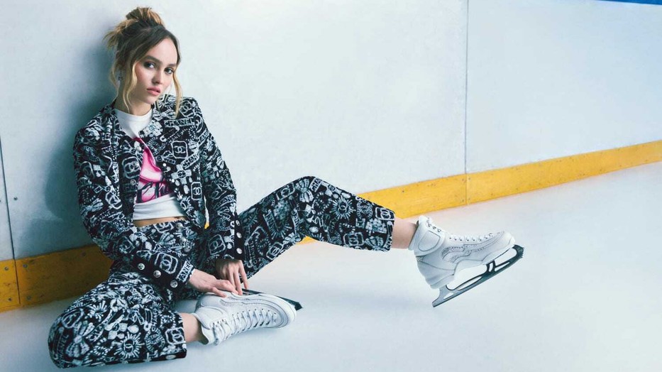 Lily-Rose Depp a Chanel Coco neige kollekciójában