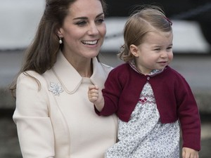 Kate Middleton és a gyerekek búcsút intenek Kanadának