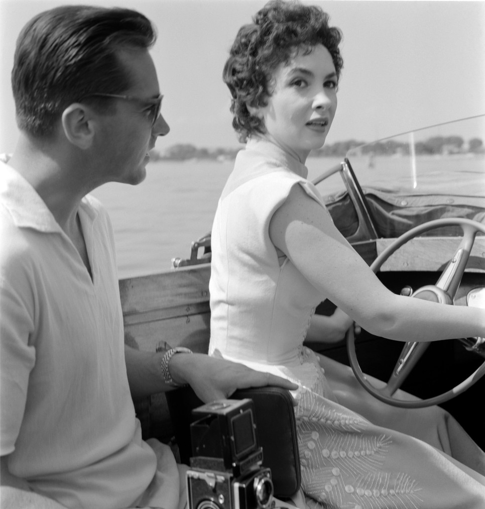  THE ACTRESS GINA LOLLOBRIGIDA WITH HER HUSBAND MILKO SKOFIC IN VENICE - 1954 -