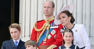 Igen, a brit királyi család tagjainak is van teljes nevük: így hívják Katalin hercegnét, Vilmos herceget és a többieket