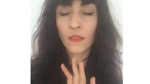 Bíborka hozzáöltözik a bringához