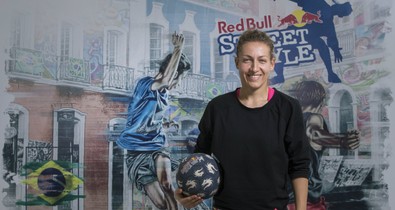 A lány, aki a freestyle fociban tört csúcsra: Szász Kitti négyszeres világbajnok