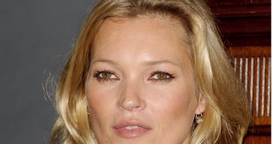 Hugh Hefner szerint ˝természetes˝, hogy Kate Moss szerepel a Playboy jubileumi címlapján