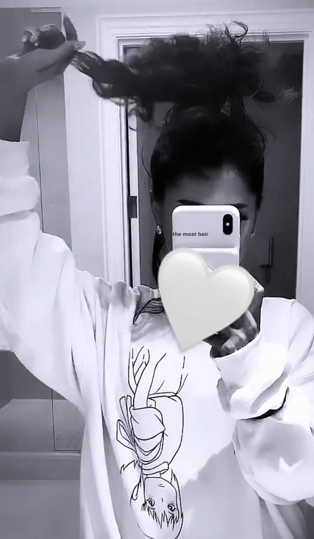 Ariana Grande természetes hajától mindig sokkot kapnak a rajongók