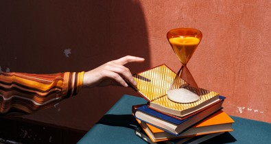 3 csillagjegy, aki egy egész életet képes leélni úgy, hogy a múltban ragadt