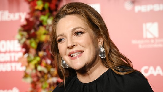 Drew Barrymore a kamerák előtt kapta első hőhullámát