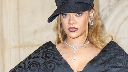 Rihanna levágatta a haját, és brutálisan jól áll neki a rövid frizura