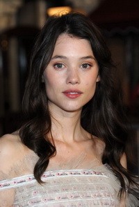 200-astrid-berges-frisbey-karib-tenger-sziren-sello-6-d0000D0A60d7105b67943.jpg