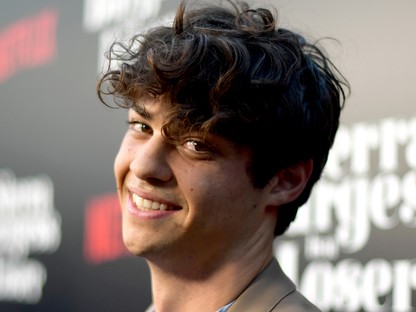 Megőrülsz! Noah Centineo lekopaszította magát!
