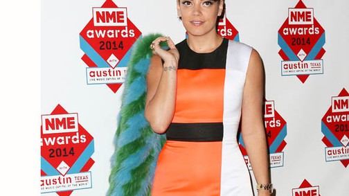 Lily Allen vibrál az NME gálán