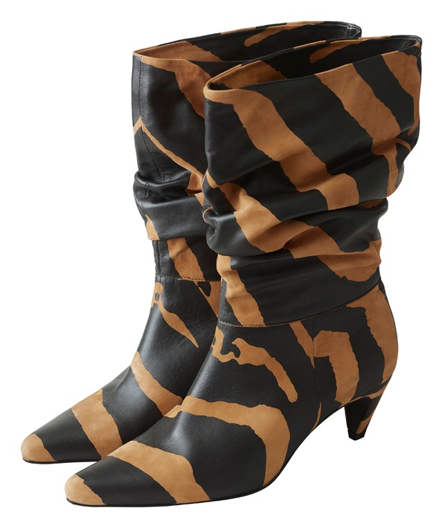 Redőzött bőrcsizma 34995 Ft