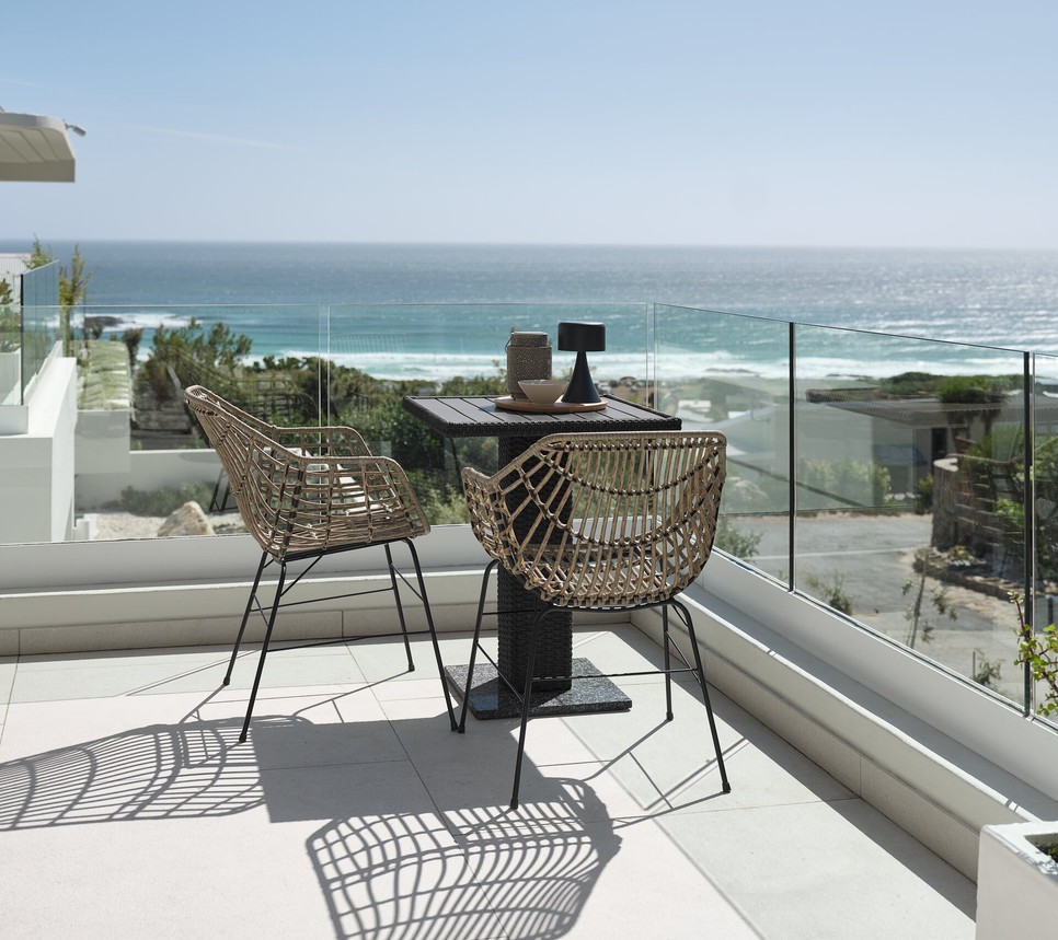 Az Ilderhuse székek nagyon stílusosak a JYSK kültéri kollekciójából