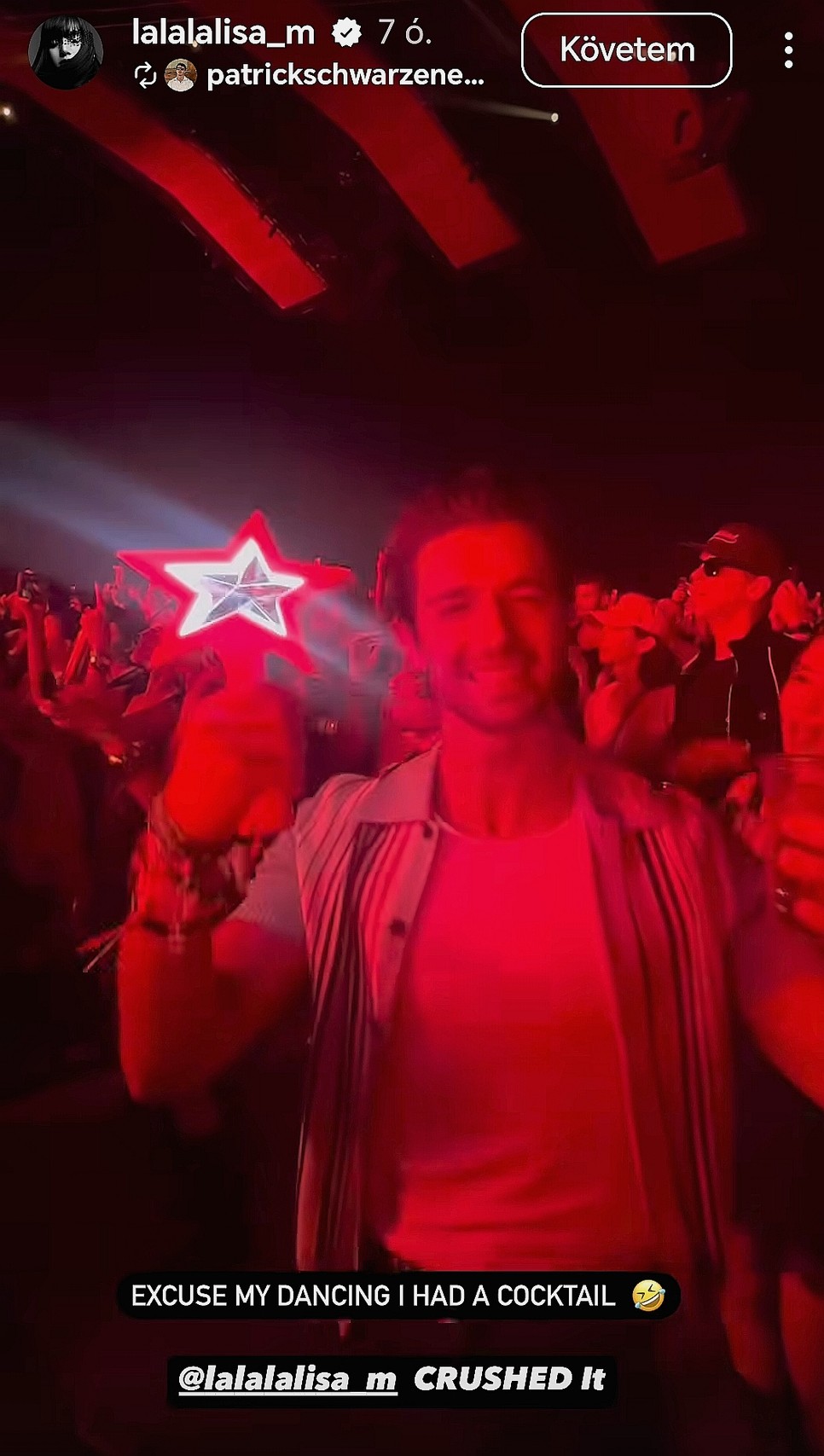 Patrick Schwarzenegger láthatóan remekül érezte magát kolléganője koncertjén