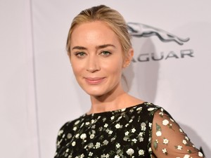 Káprázatosan gyönyörű ruhában Emily Blunt már megint