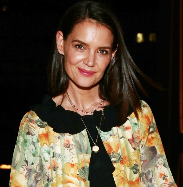 Katie Holmes felsőjét legszívesebben letépnénk róla
