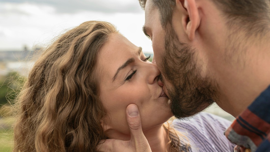 Tudományos kutatások szerint a csók biológiai funkciója elősegítheti a párválasztást.