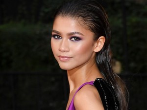 Zendaya ruhájának színe senkinek nem állna jól, de neki mégis